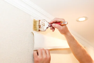 Pose de papier peint au Faget — revêtements muraux et toiles de verre